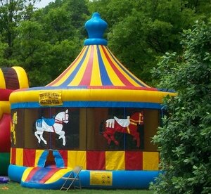 Carousel Bounce House (10-person)