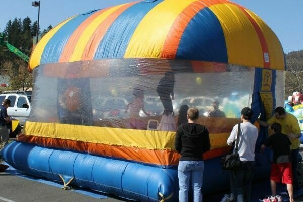 Moon Bounce (4-person)